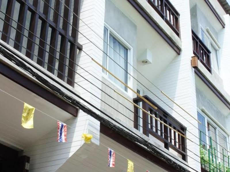 Ban'S Avenue Guesthouse Ko Tao Esterno foto